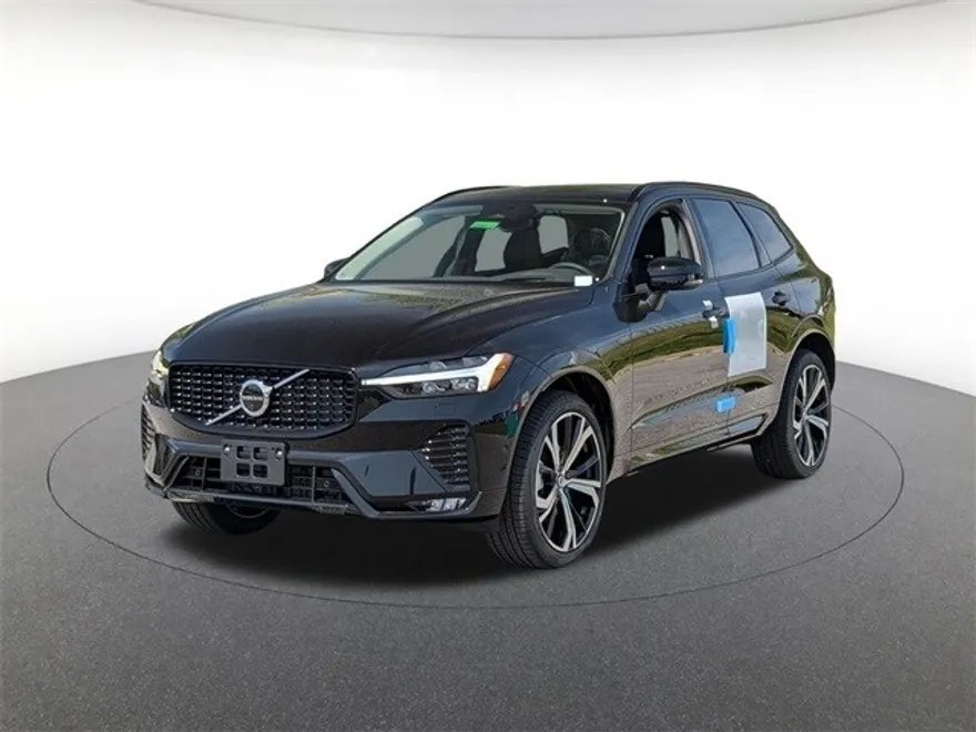 2025 Volvo XC60 B5 photo 1