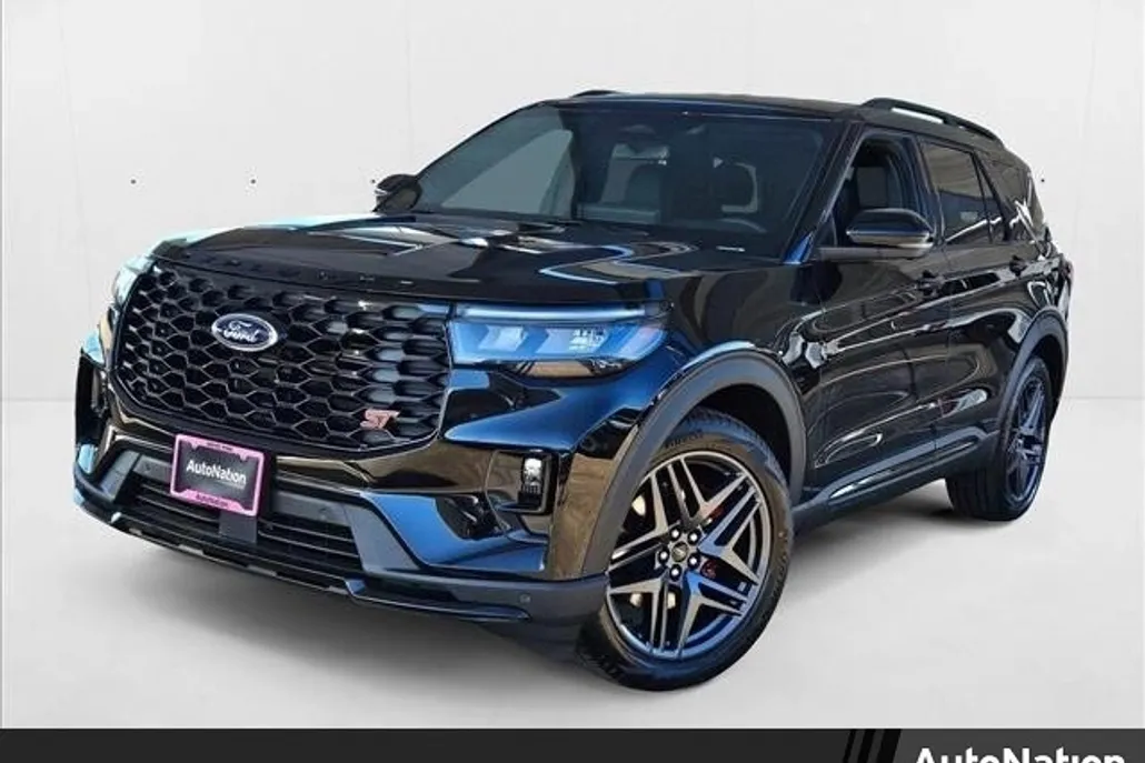 2025 Ford Explorer ST photo 1
