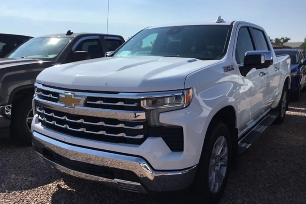 2023 Chevrolet Silverado 1500 LTZ photo 1