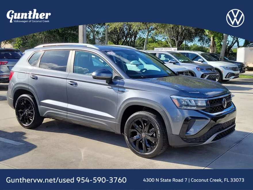 2022 Volkswagen Taos SE photo 1