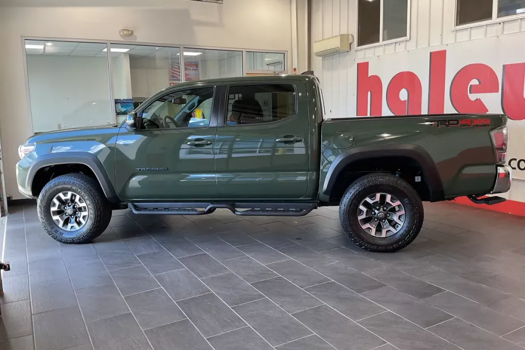 2022 Toyota Tacoma SR V6 photo 1