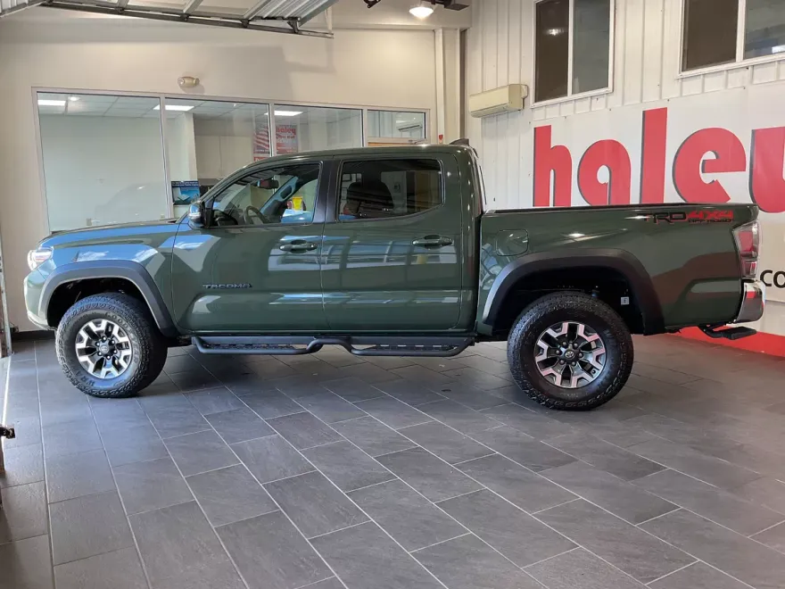 2022 Toyota Tacoma SR V6 photo 1