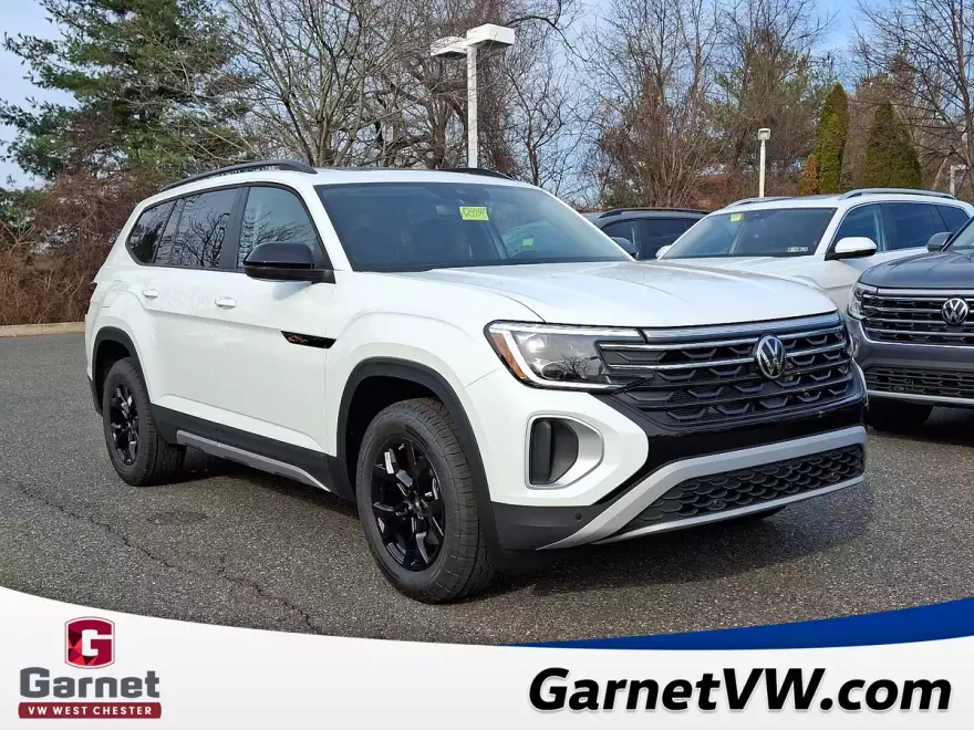 2025 Volkswagen Atlas Peak Edition SE photo 1