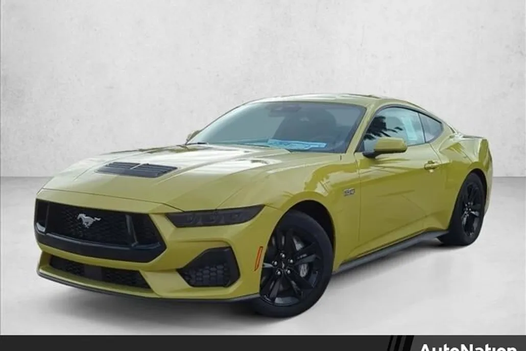 2025 Ford Mustang GT photo 1