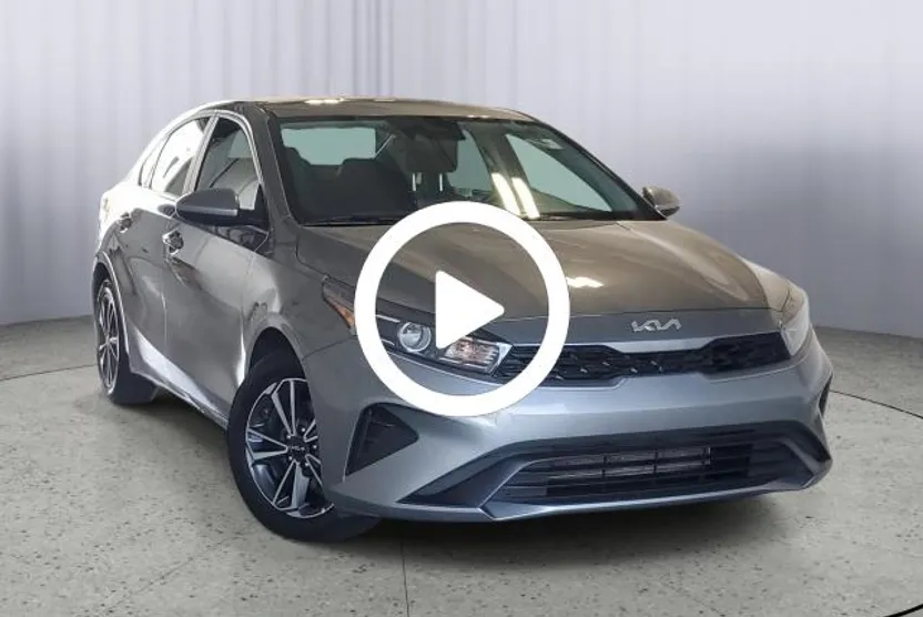 2023 Kia Forte LXS photo 1