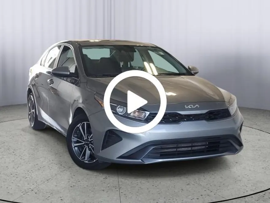 2023 Kia Forte LXS photo 1