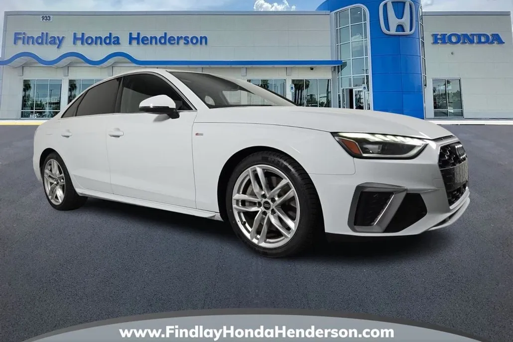 2022 Audi A4 45 S line Premium Plus Quattro photo 1
