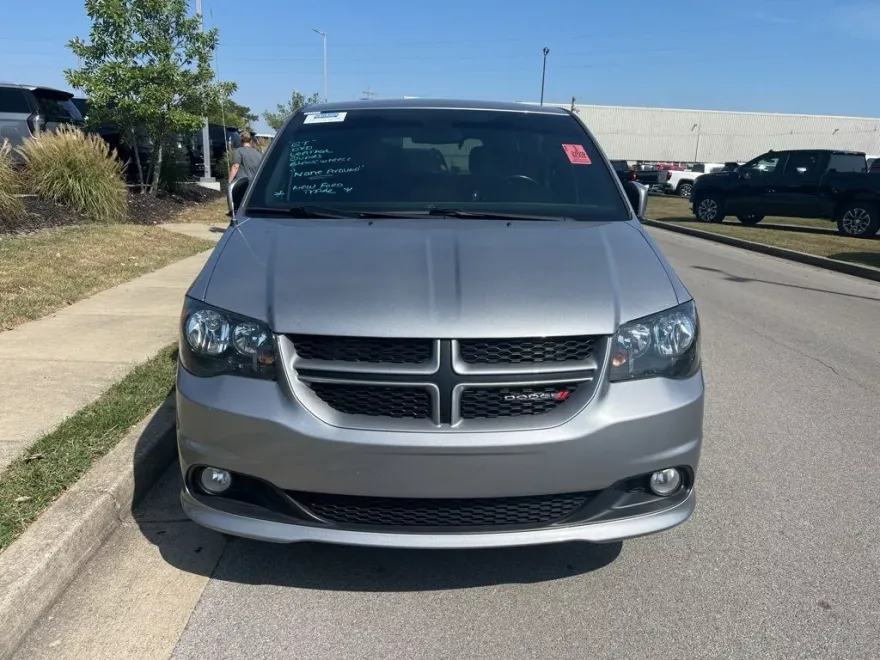 2020 Dodge Grand Caravan GT photo 1