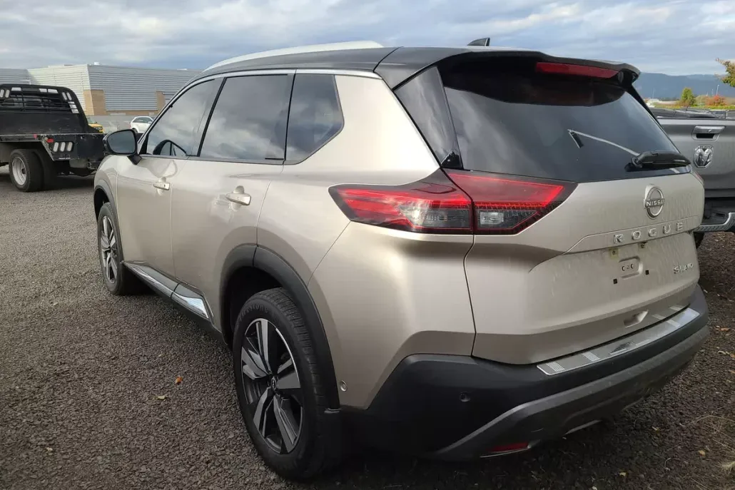 2022 Nissan Rogue SL photo 1