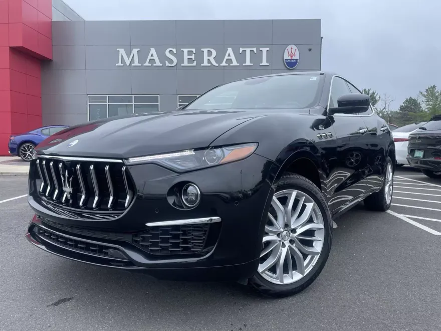 2022 Maserati Levante GT photo 1