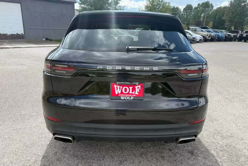 2023 Porsche Cayenne Base photo 1