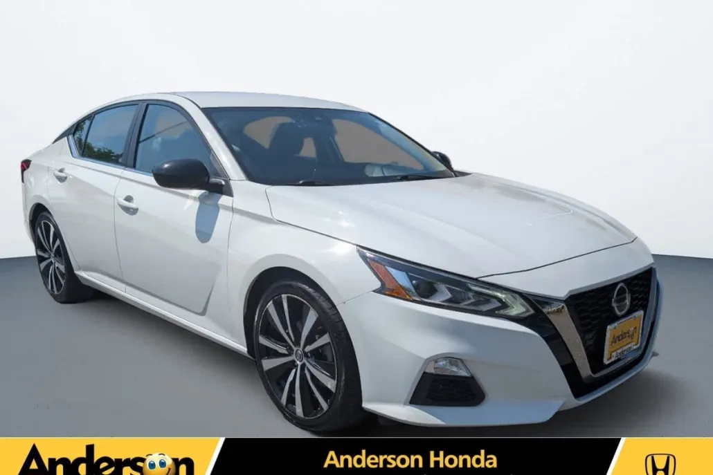 2022 Nissan Altima 2.5 SR photo 1