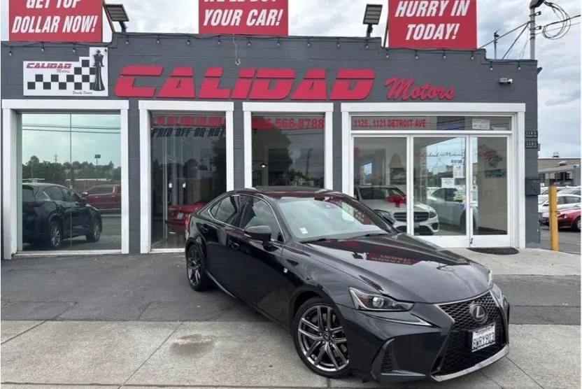 2017 Lexus IS 200t photo 1