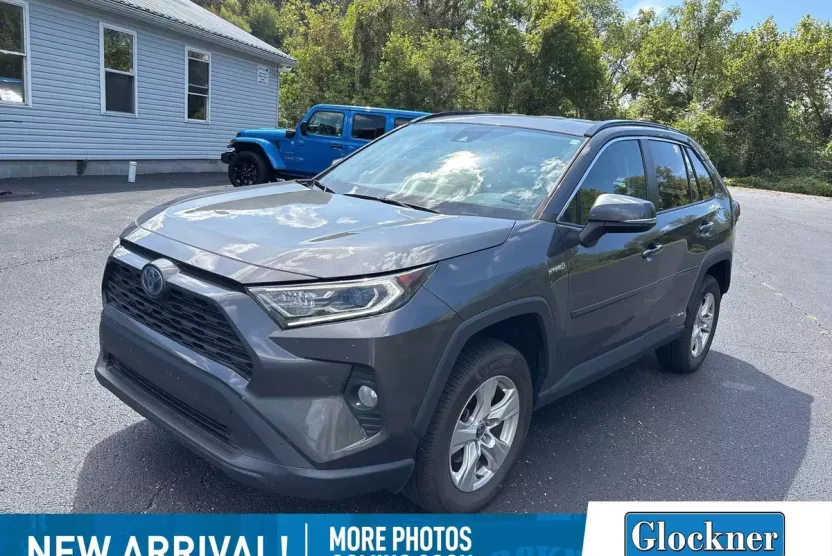 2021 Toyota RAV4 Hybrid XLE photo 1