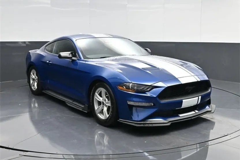 2022 Ford Mustang EcoBoost photo 1