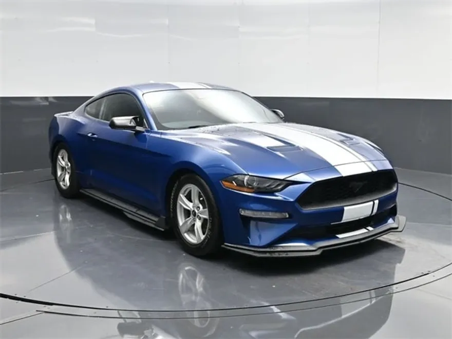 2022 Ford Mustang EcoBoost photo 1
