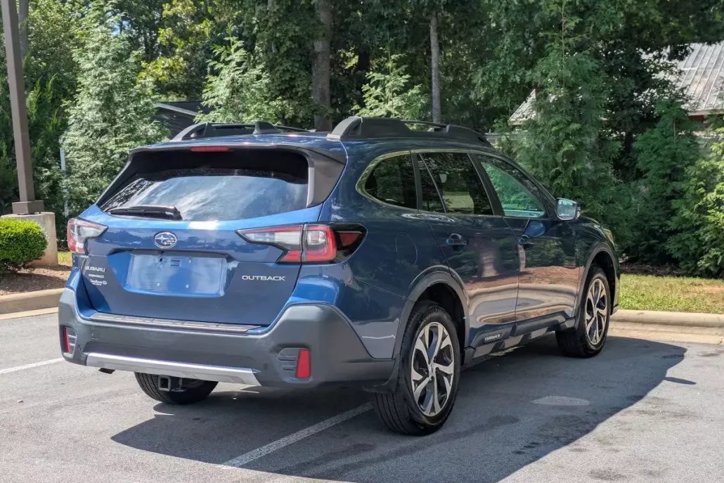 2020 Subaru Outback Limited photo 1