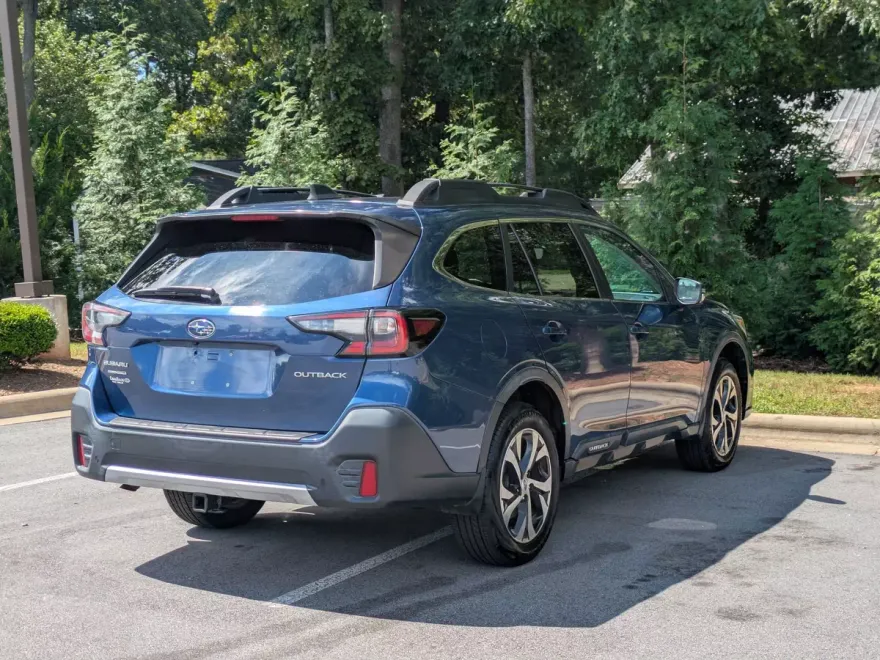 2020 Subaru Outback Limited photo 1