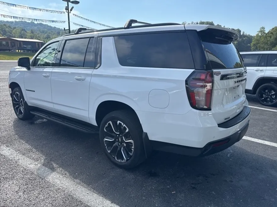 2024 Chevrolet Suburban RST photo 1