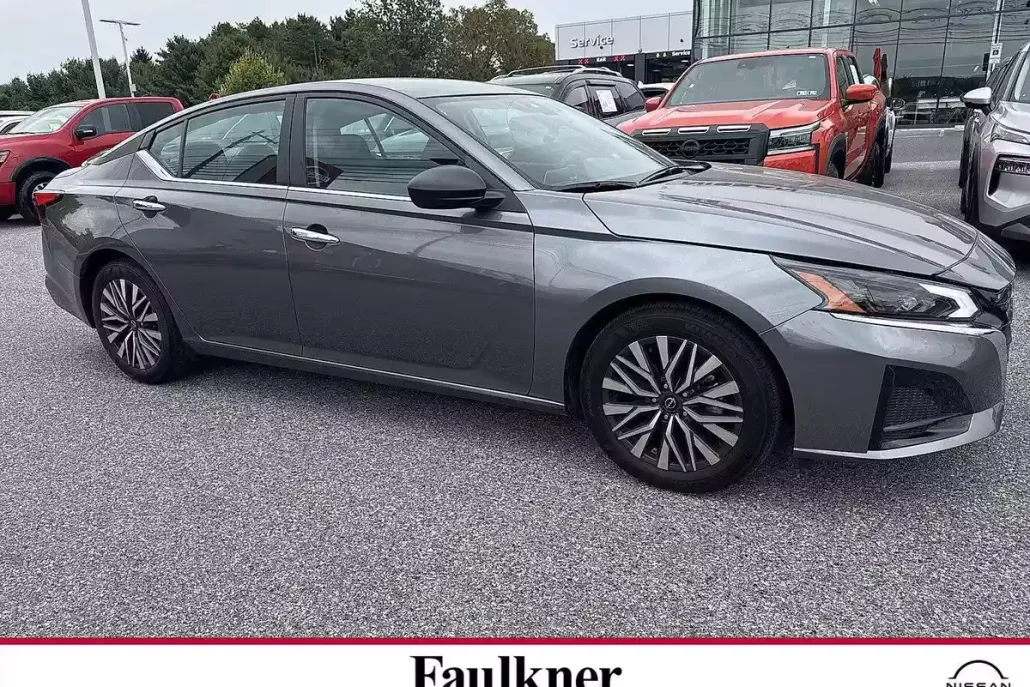 2025 Nissan Altima SV photo 1