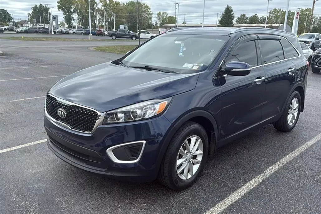 2016 Kia Sorento LX photo 1