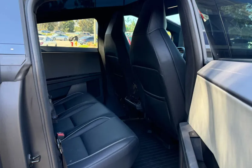 2024 Tesla Cybertruck All-Wheel Drive photo 1