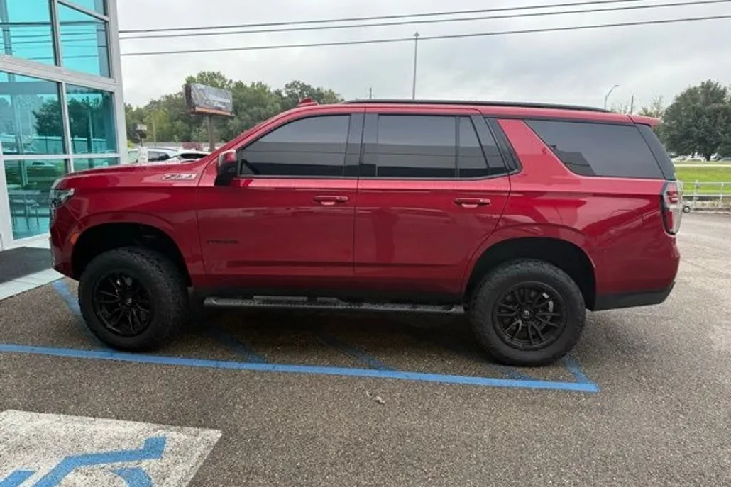 2021 Chevrolet Tahoe Z71 photo 1