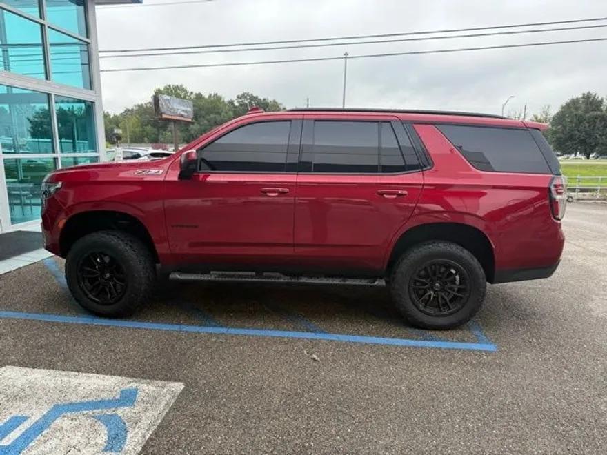 2021 Chevrolet Tahoe Z71 photo 1