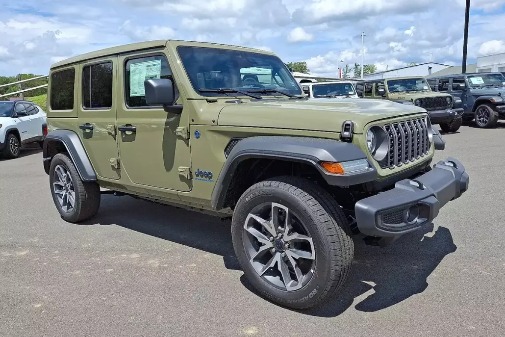 2025 Jeep Wrangler 4xe Sport S photo 1