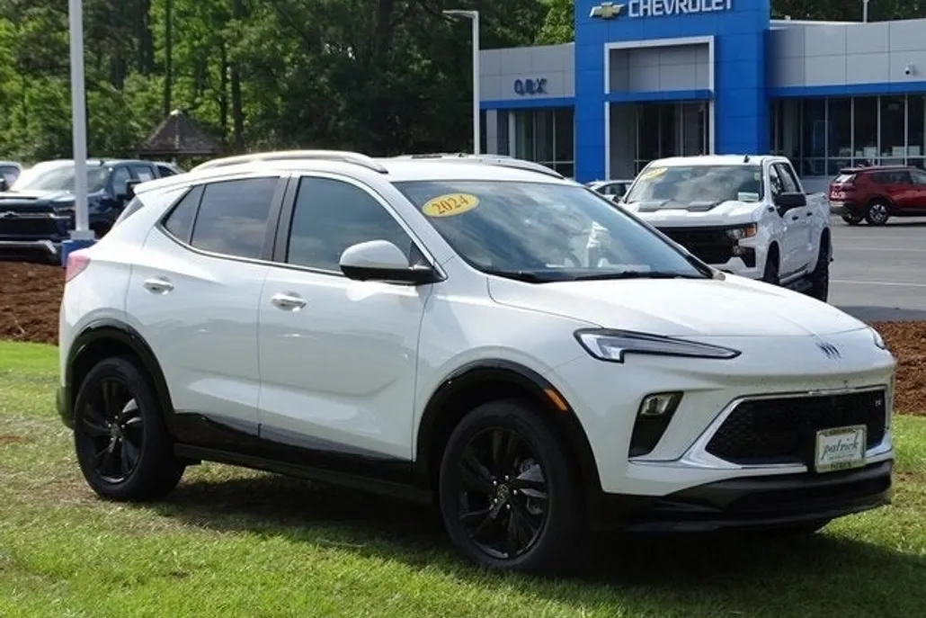 2024 Buick Encore GX Sport Touring photo 1