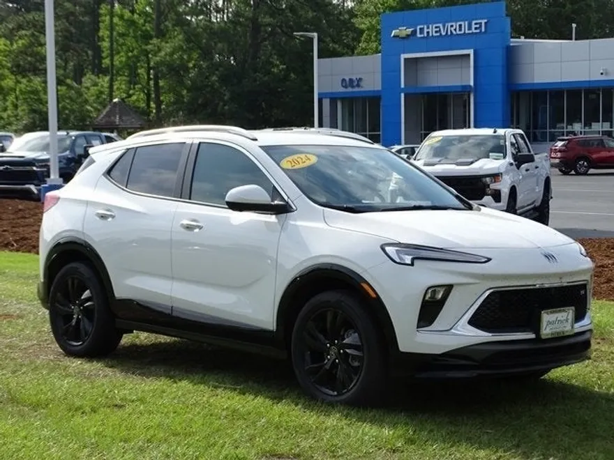 2024 Buick Encore GX Sport Touring photo 1
