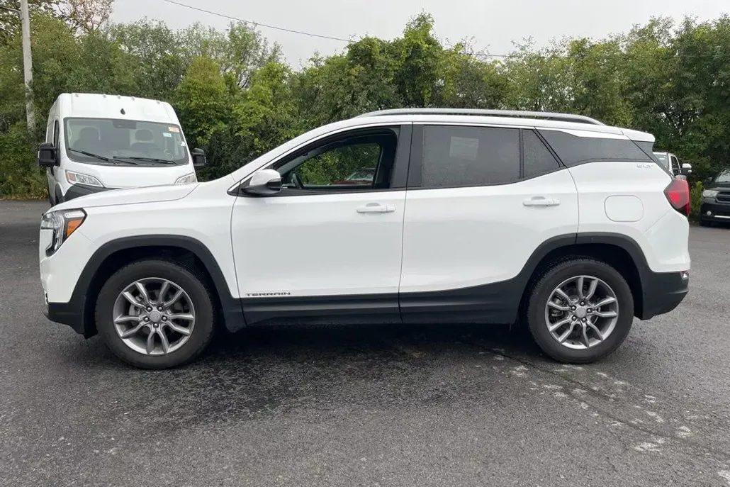 2024 Gmc Terrain SLT photo 1