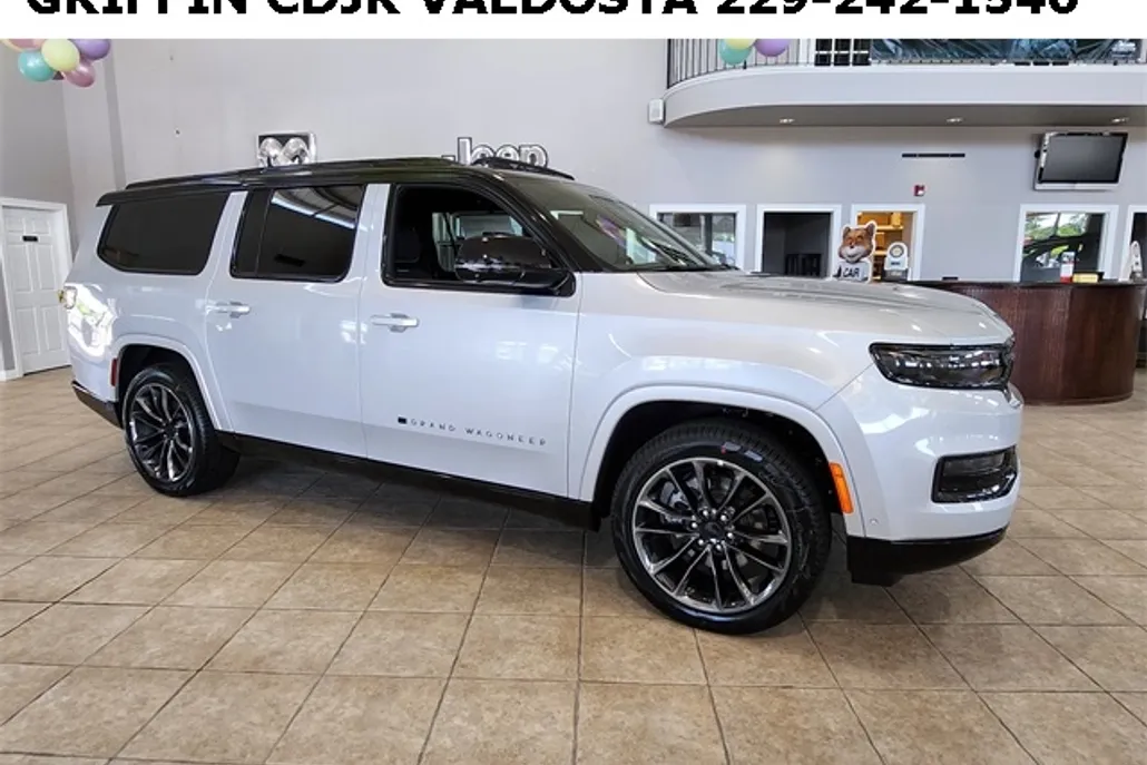 2025 Jeep Grand Wagoneer L II photo 1