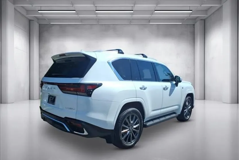 2024 Lexus LX 600 F SPORT photo 1