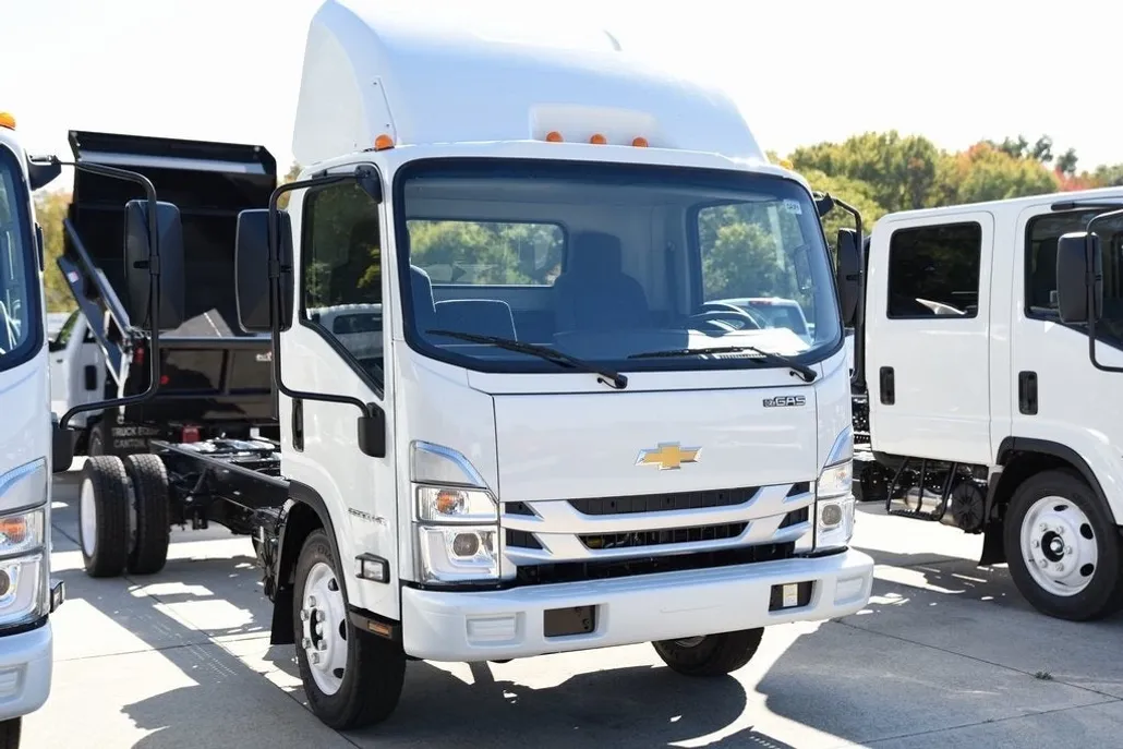 2025 Chevrolet Silverado photo 1