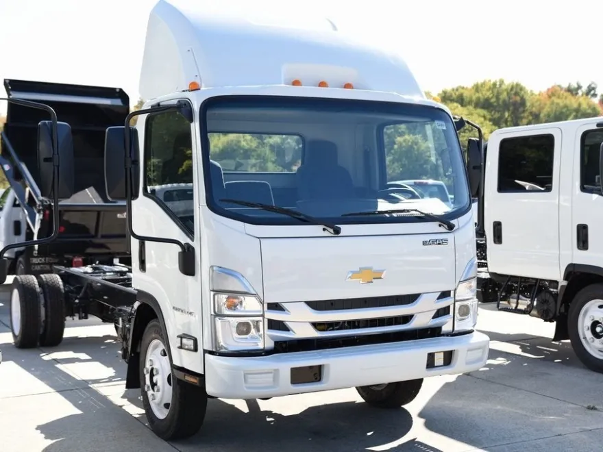 2025 Chevrolet Silverado photo 1