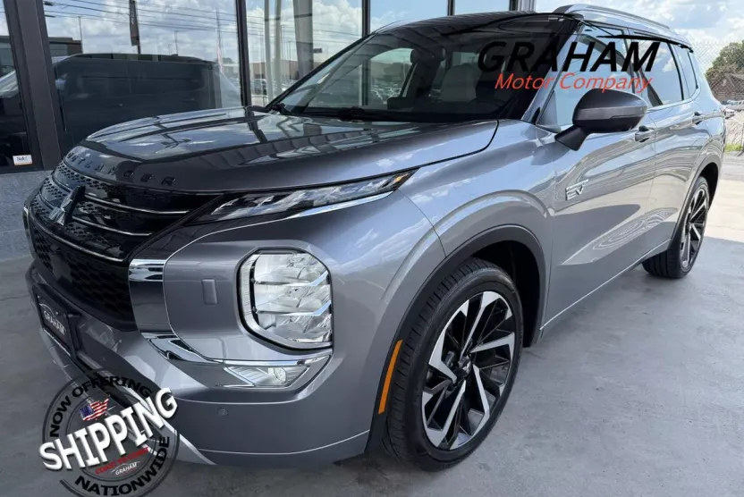 2023 Mitsubishi Outlander PHEV SEL photo 1