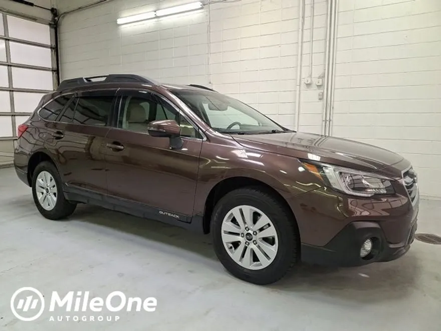 2019 Subaru Outback 2.5i Premium photo 1