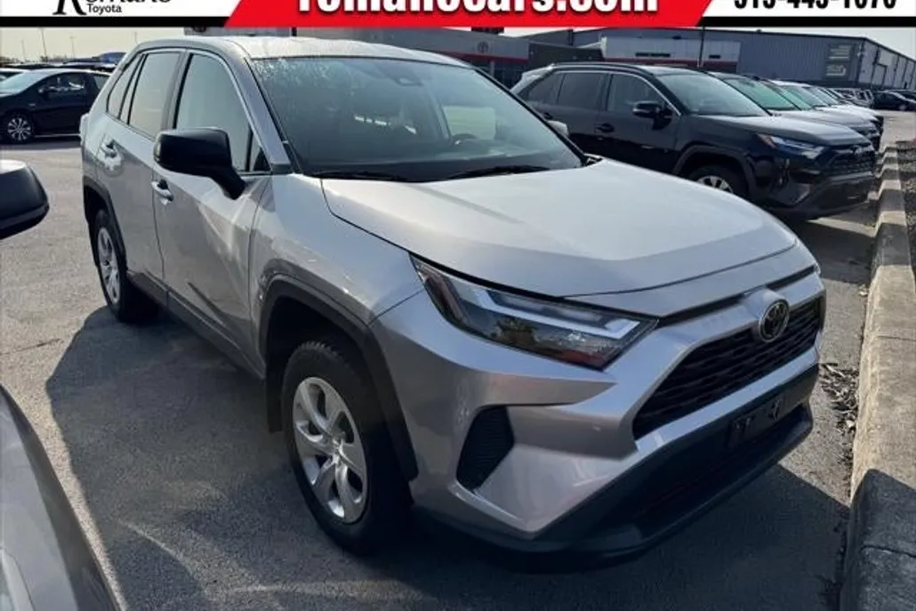 2023 Toyota RAV4 LE photo 1