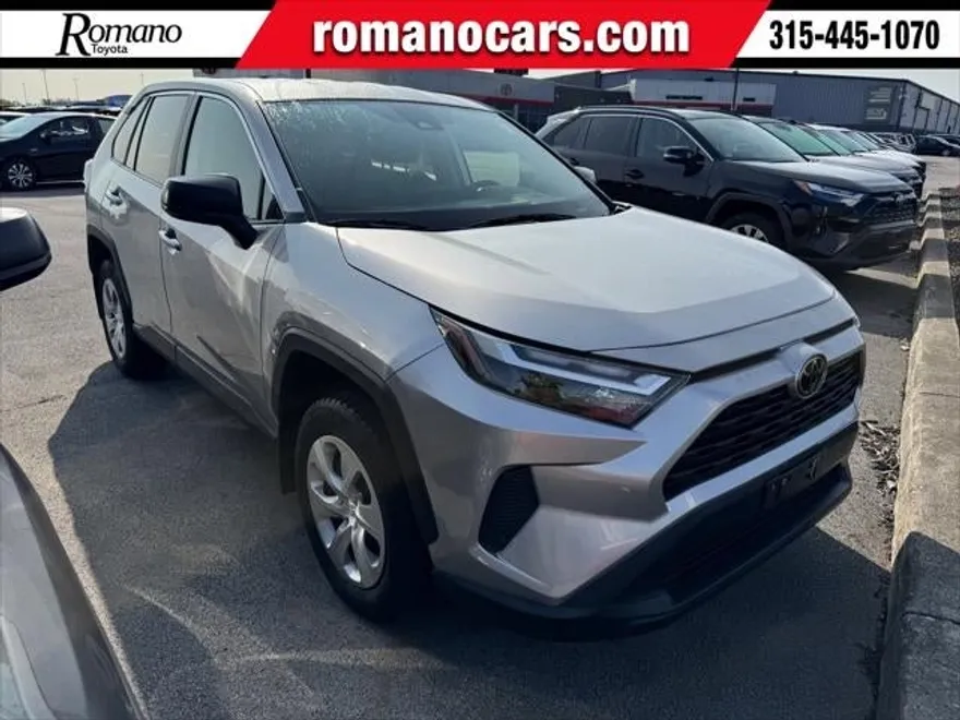 2023 Toyota RAV4 LE photo 1