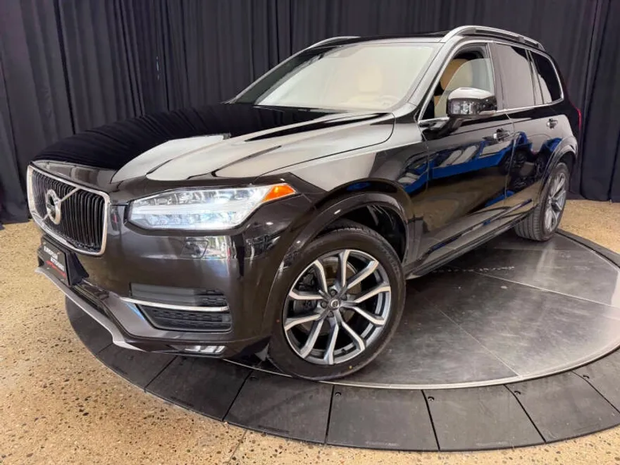 2016 Volvo XC90 T6 Momentum photo 1
