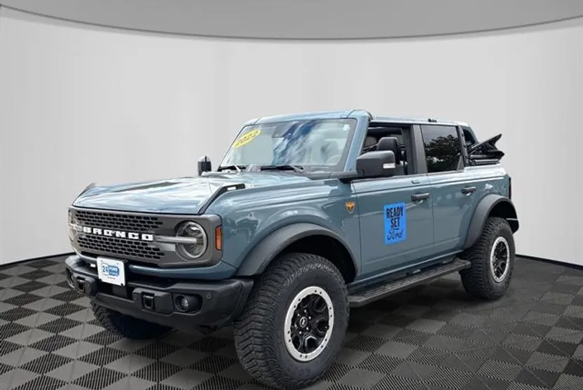 2022 Ford Bronco Badlands photo 1