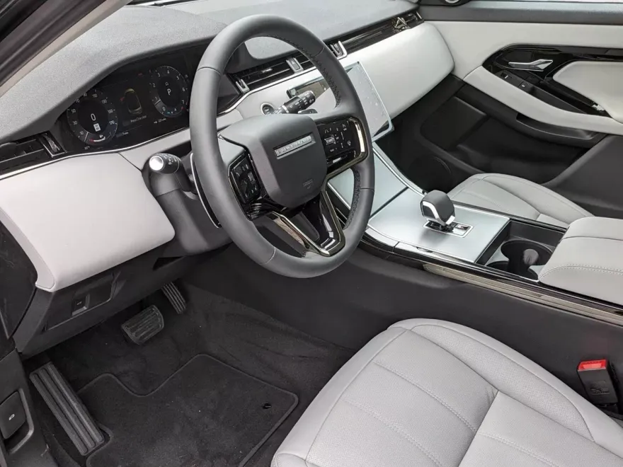 2025 Land Rover Range Rover Evoque S photo 1