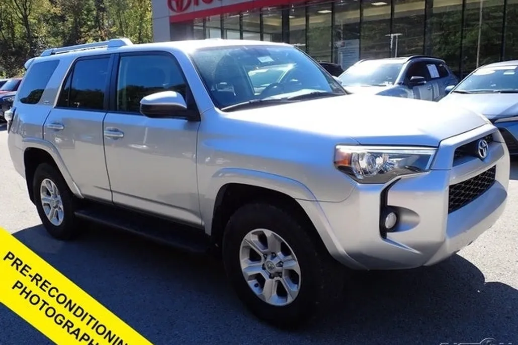 2014 Toyota 4Runner Base photo 1