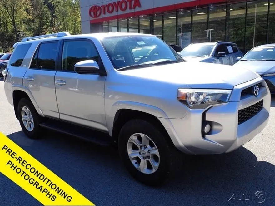 2014 Toyota 4Runner Base photo 1