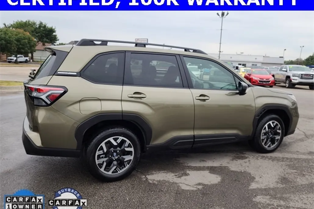 2025 Subaru Forester Premium Base photo 1