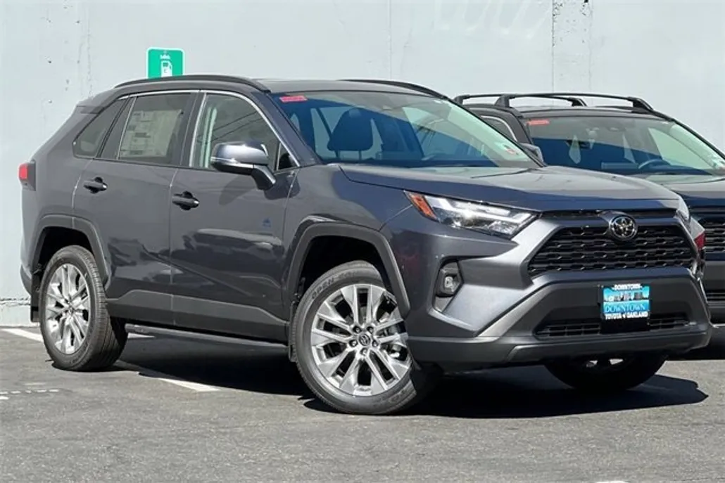 2025 Toyota RAV4 XLE Premium photo 1