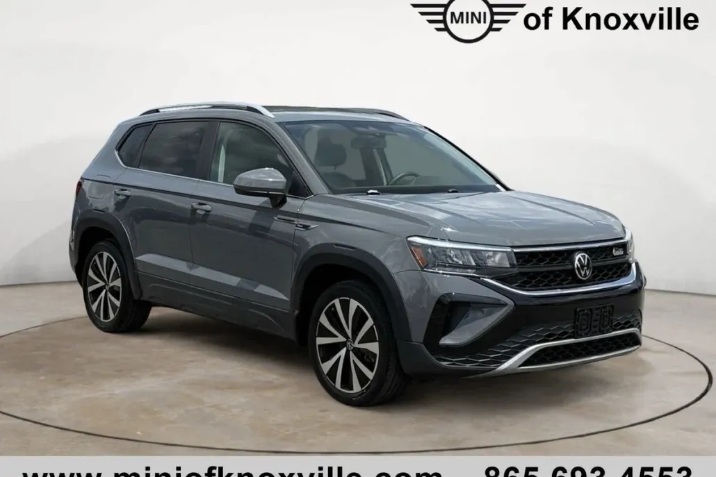 2022 Volkswagen Taos SE photo 1