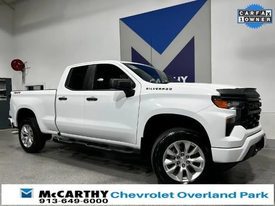 2023 Chevrolet Silverado 1500 Custom photo 1