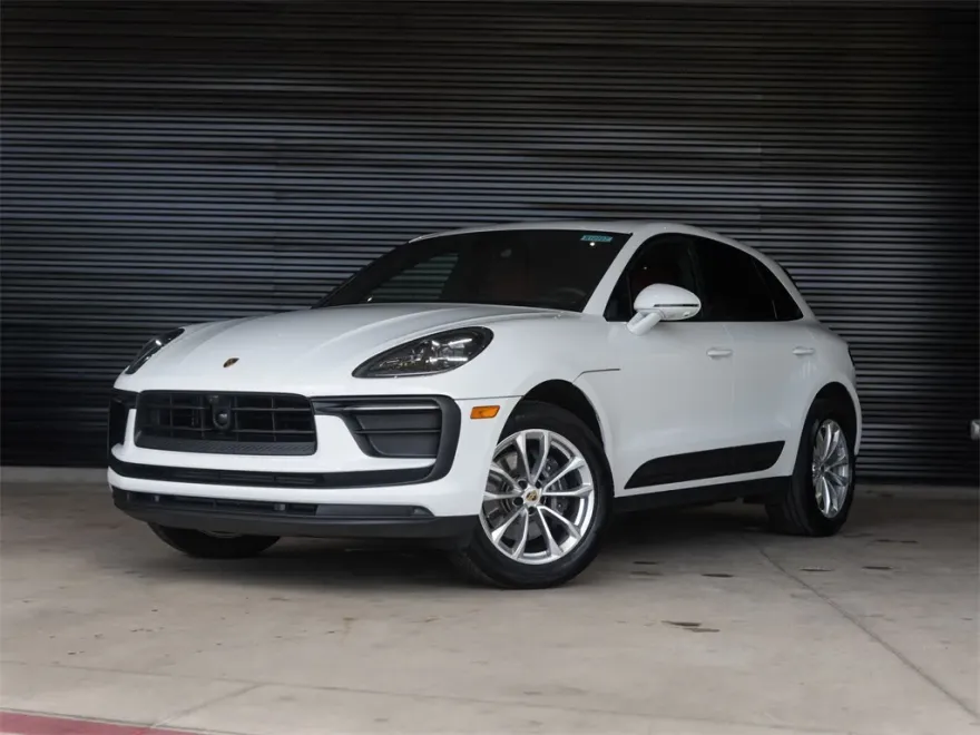 2025 Porsche Macan Base photo 1
